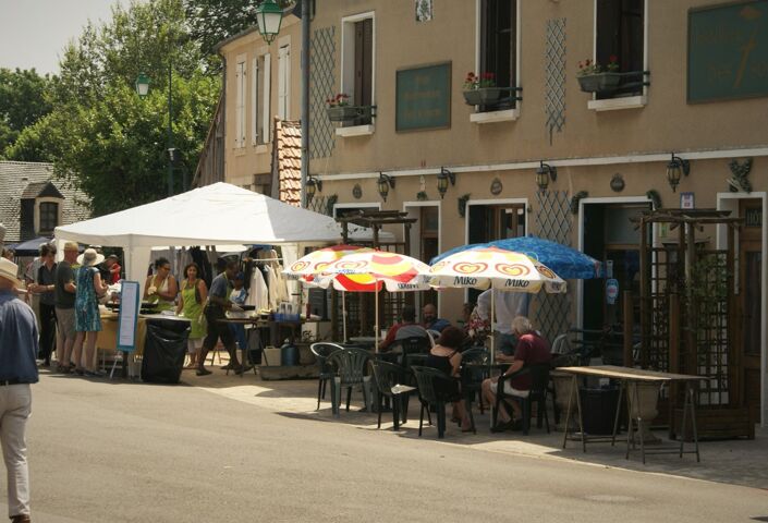 Restauration sur la Brocante de Touchay 18160